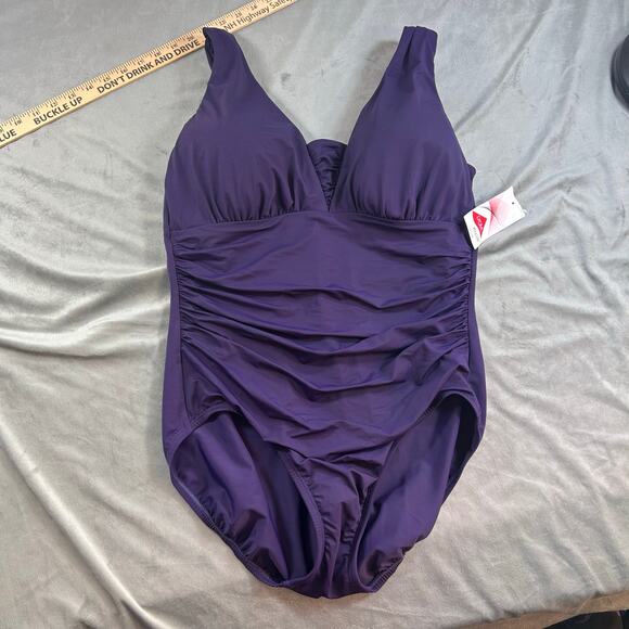 Lands' End Women's Slendersuit Grecian Low Leg One Piece Swimsuit - Picture 1 of 8